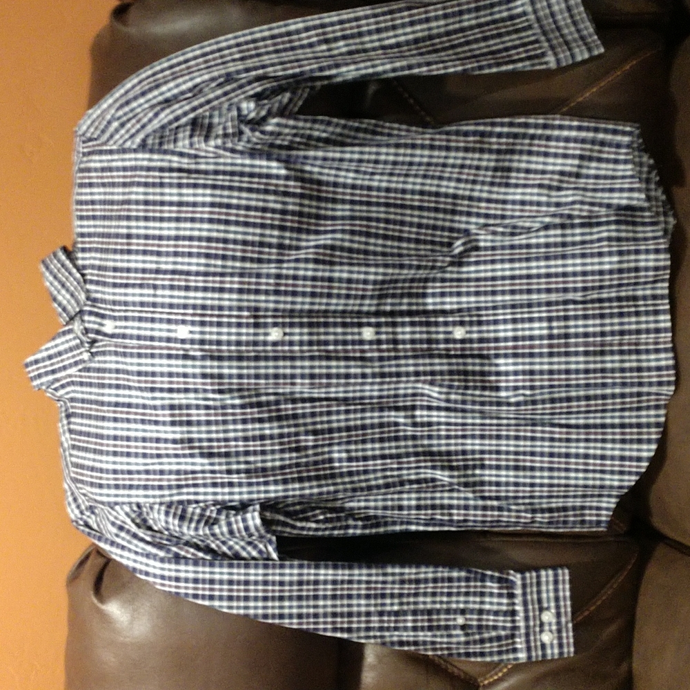 Small Duluth Wrinkle Fighter Button Up